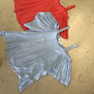 Casual shirt. Comment red or blue.